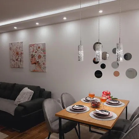 Kristal Apartment *