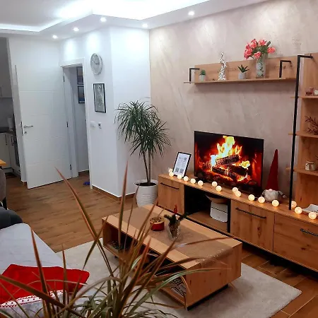 Kristal Διαμέρισμα *